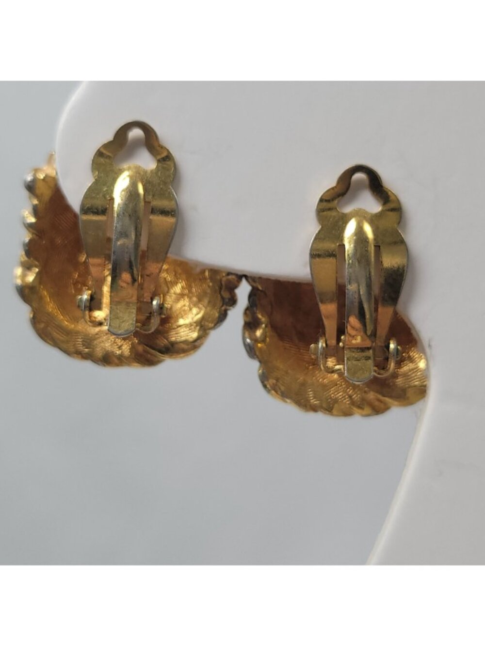 Gold-Tone Woven Clip-On Earrings By AK With Textured Design Vtg Classic Style 1" - Picture 2 of 15